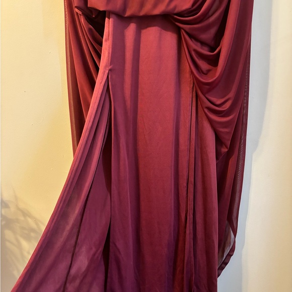 le chateau Deep Wine Plunge V-Neck Maxi Dress - Picture 4 of 4